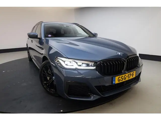 BMW 5-serie Touring 530e xDrive High Executive | M-Sport | Co-Pilot | Panorama dak | Trekhaak | H&K...