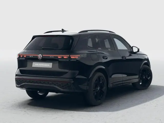 Volkswagen Tiguan R-Line Edition 1.5 eHybrid 272 PK 6 versn. DSG · Black Style Pakket · Interieur St...
