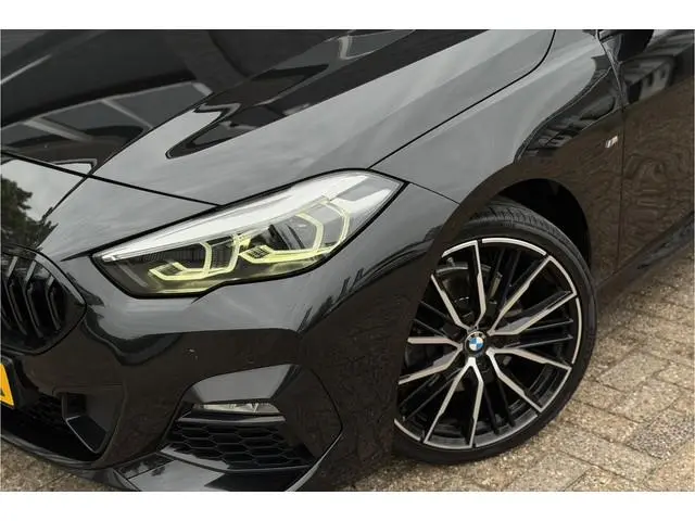 BMW 2-serie 218i Gran Coupé M-Sport | Head-Up | 19" | Stoelverwarming | LED |  DAB