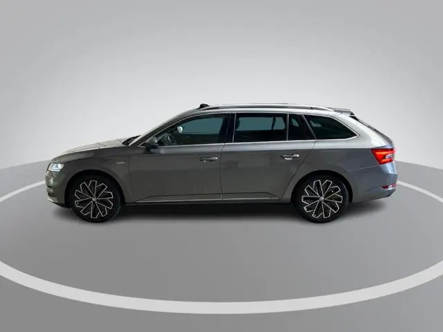Skoda Superb 1.4TSIiV 160kW/218PK Laurin & Klement · Panoramadak · Leder · Navigatie · 360gr Camera...