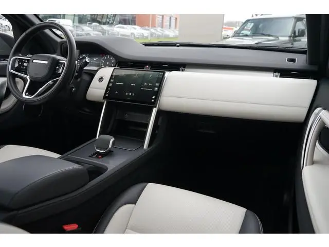 Land Rover Discovery Sport P300e PHEV Dynamic HSE | Elektrische trekhaak | Panoramadak |