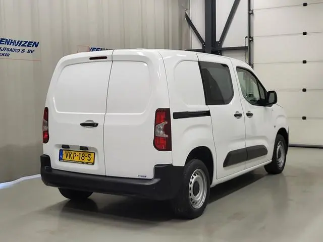 Peugeot Partner 1.2PureTech 111pk Benzine!