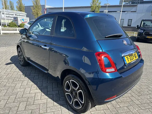 Fiat 500 1.0 Hybrid Club Carplay Climate Cruise Parkeersensoren