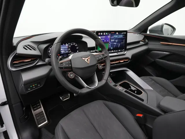 CUPRA Terramar 1.5 TSI e-Hybrid 272 pk DSG VZ | Panoramadak | Trekhaak | Sennheiser | Leder/Suède |...