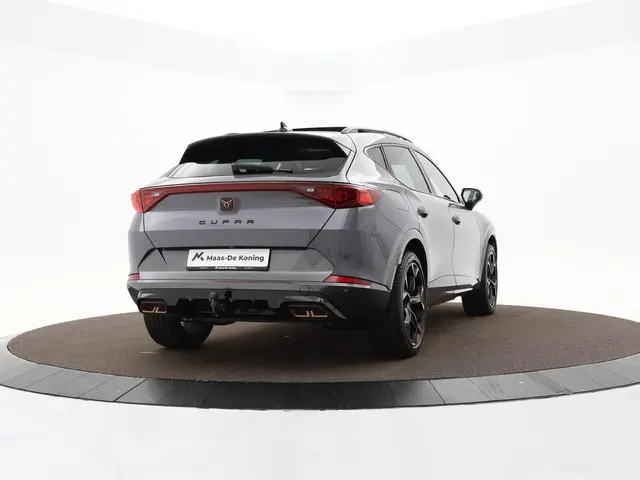 CUPRA Formentor 1.4 TSI e-Hybrid 245pk VZ Performance Limited · Panoramadak · Trekhaak · Leder · Cam...