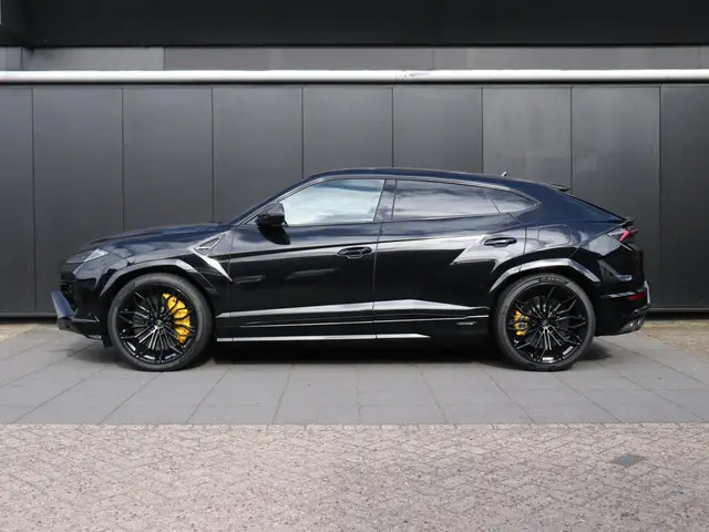 Lamborghini Urus 4.0 V8 Hybrid SE | DIREKT LEVERBAAR !!! | LEDER | PANO-DAK | B&O | SOFT-CLOSE | MAS...