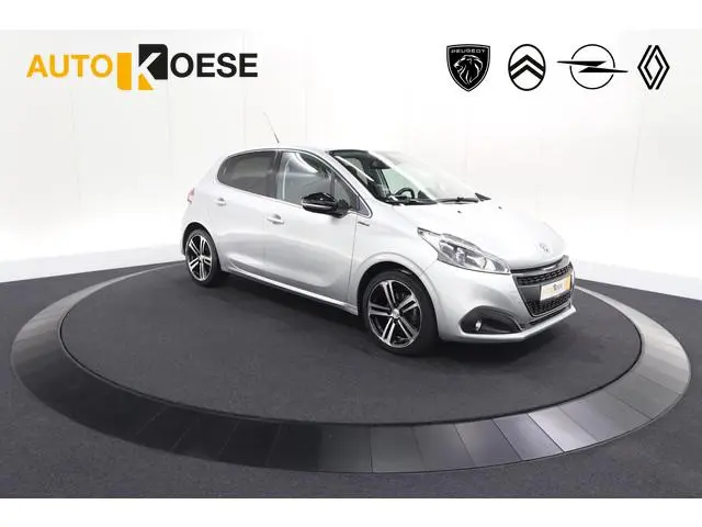 Peugeot 208 PureTech 110 EAT6 GT-line | Trekhaak | Apple Carplay | Climate Control | Parkeersensoren