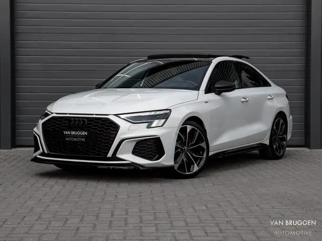Audi A3 Limousine 35 TFSI S-Line Pano RS-Stoelen B&O Sfeer Camera 19" E-Stoelen