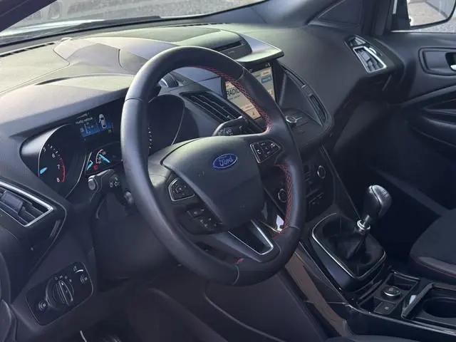 Ford Kuga 1.5 EcoBoost ST Line | Stoel/Stuur verwarming | Cruise | Apple Carplay | Sfeerverlichting...