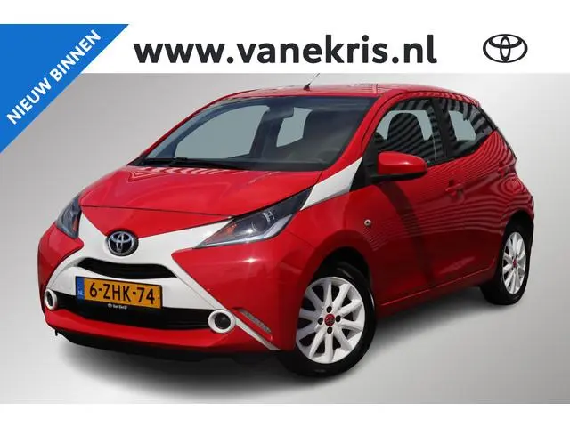 Toyota Aygo 1.0 VVT-i x-play, Airconditioning, Lichtmetalen velgen, Dealer onderhouden!