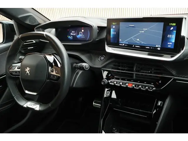 Peugeot e-208 EV GT Pack 136pk 50 kWh SOH 91% Panoramadak Camera Stoelverwarming Navigatie