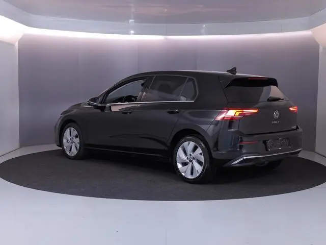 Volkswagen Golf 1.5 eHybrid Style Edition 204 pk Automaat (DSG) | Navigatie via App | Parkeersensore...