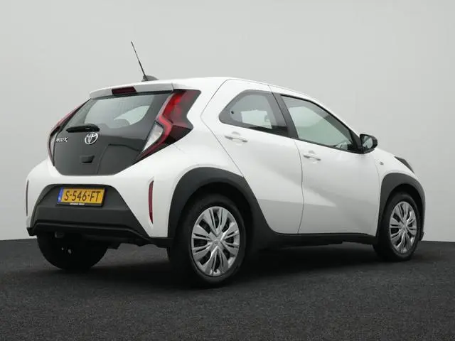 Toyota Aygo X 1.0 VVT-i MT Play | Carplay navigatie | Camera | Cruise control