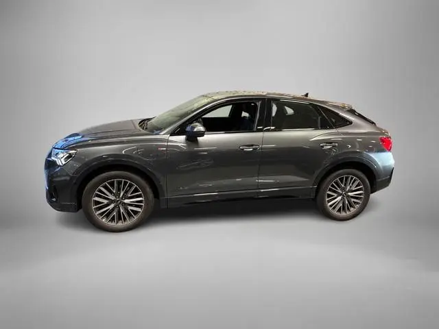 Audi Q3 Sportback 45 TFSIe 245pk S-tronic S Edition · Apple/Android Car Play · Sonos Audio · 360 Cam...