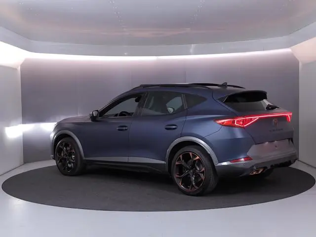 CUPRA Formentor 1.4 e-Hybrid VZ Copper Edition 245 pk | Schaalstoelen | SOH 93%| Panoramadak | Parke...
