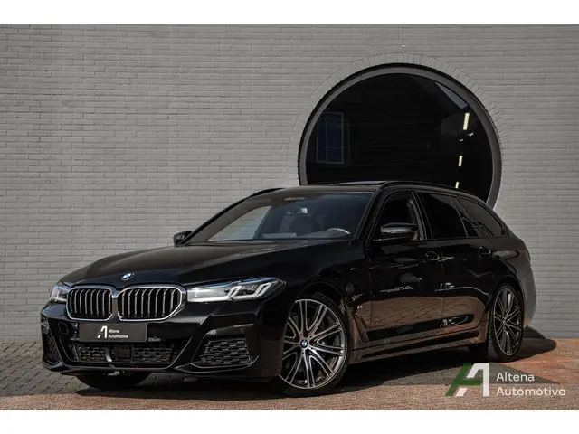 BMW 5-serie Touring 530i xDrive High Executive Edition M-sport, comfortstoelen, BTW, 4 wielbesturing...