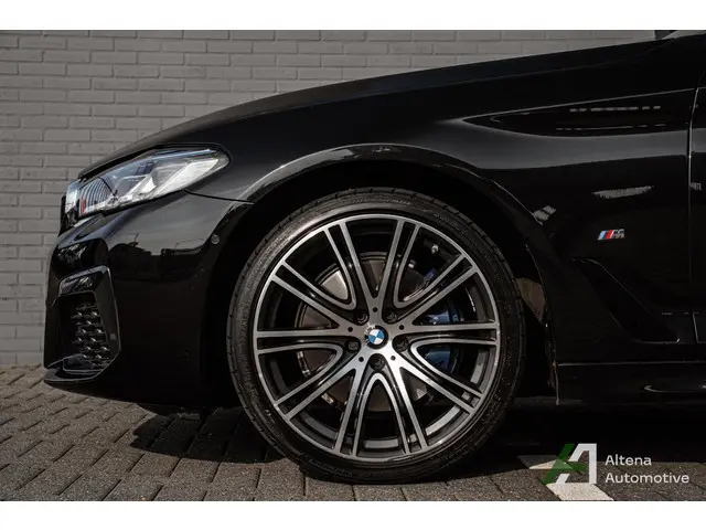 BMW 5-serie Touring 530i xDrive High Executive Edition M-sport, comfortstoelen, BTW, 4 wielbesturing...