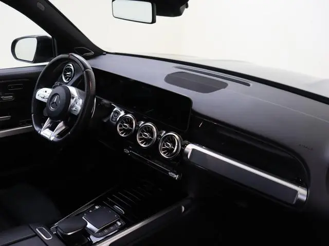 Mercedes-Benz GLB AMG 35 4MATIC Premium Plus /Panoramadak /Distronic /360 Camera