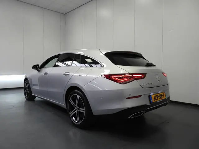 Mercedes-Benz CLA-klasse Shooting Brake 250e Business NAVI/CAMERA/LED/SFEER/18"LMV!