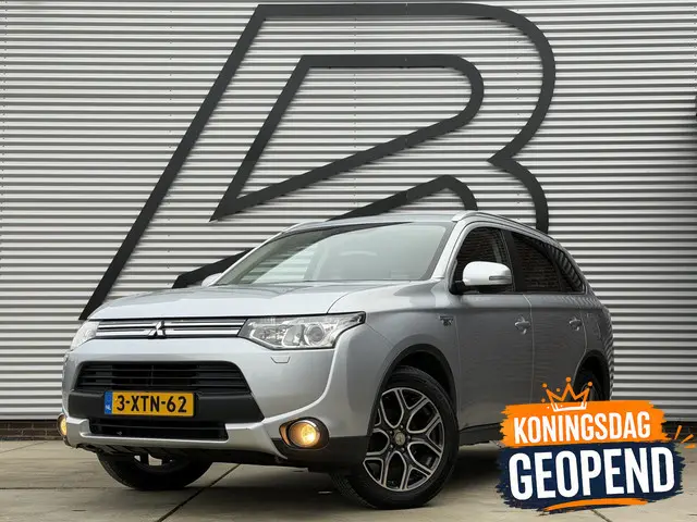 Mitsubishi Outlander 2.0 PHEV Executive Edition X-Line 1e Eigenaar|SOH 99,3%|Navi|Camera|Cruise|Clim...