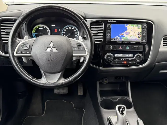 Mitsubishi Outlander 2.0 PHEV Executive Edition X-Line 1e Eigenaar|SOH 99,3%|Navi|Camera|Cruise|Clim...