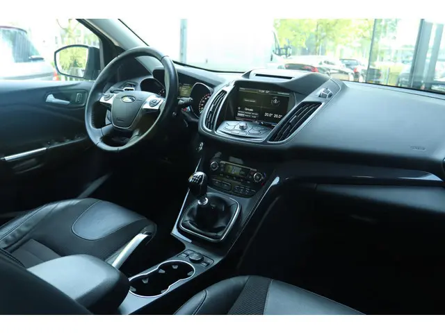 FORD KUGA 1.5 TITANIUM | WINTERPACK | TREKHAAK | SYNC2 | CLIMATE | CRUISE | PDC