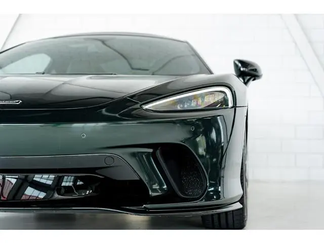 McLaren GT