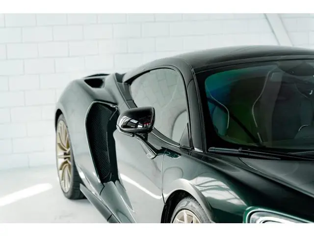 McLaren GT