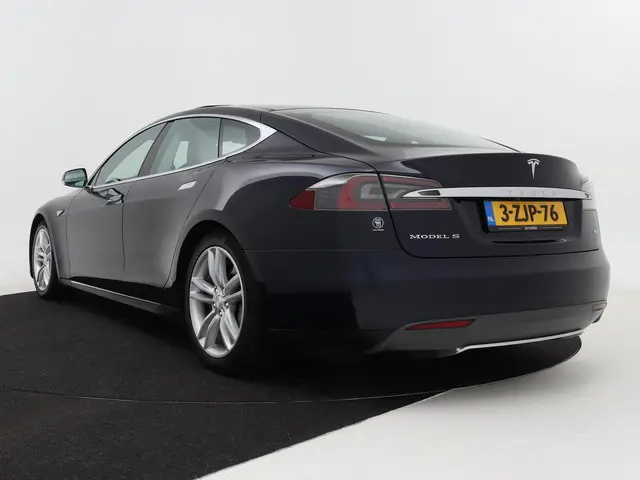 Tesla Model S 85 Base   Lederen Bekleding | Panorama dak | Stoelverwarming | achteruitrijcamera.