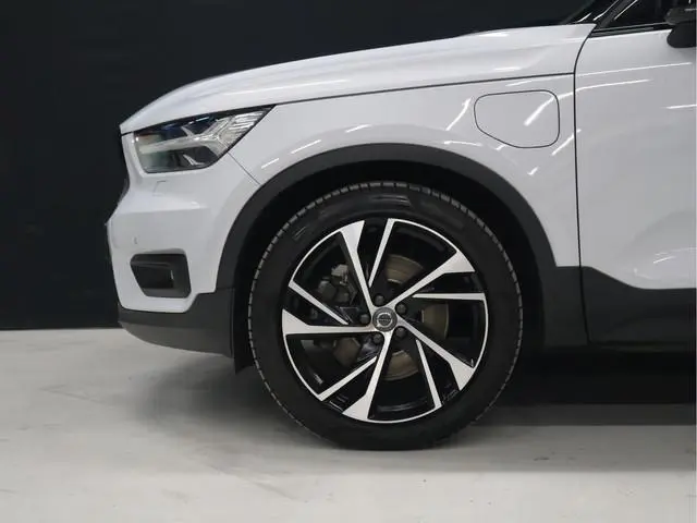 Volvo XC40 1.5 T5 Recharge Inscription [SCHUIFKANTELDAK, ADAPTIVE CRUISE CONTROL, APPLE CARPLAY, AND...