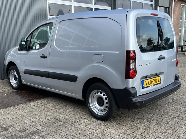 Peugeot Partner 120 1.6 HDi Marge Airco Btw / Bpm vij Cruise controle Parkeerhulp achter Navigatiesy...