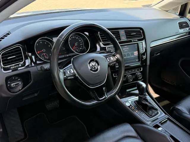 Volkswagen Golf 1.4 TSI ACT Highline R-Line | ABT Sportline | Leder | Parkeersensoren | Bluetooth |