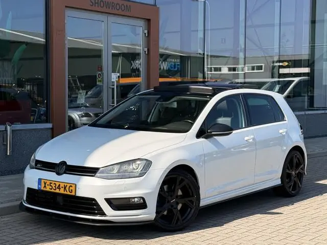 Volkswagen Golf 1.4 TSI ACT Highline R-Line | ABT Sportline | Leder | Parkeersensoren | Bluetooth |