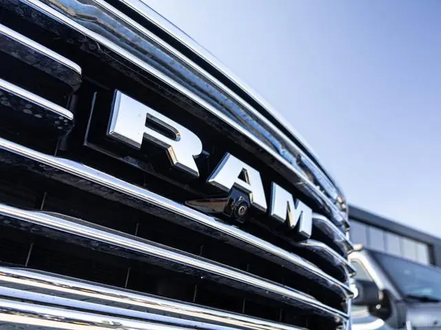Dodge Ram 1500 5.7 V8 4x4 Crew Cab Limited | LPG | 360 camera | Pano-dak