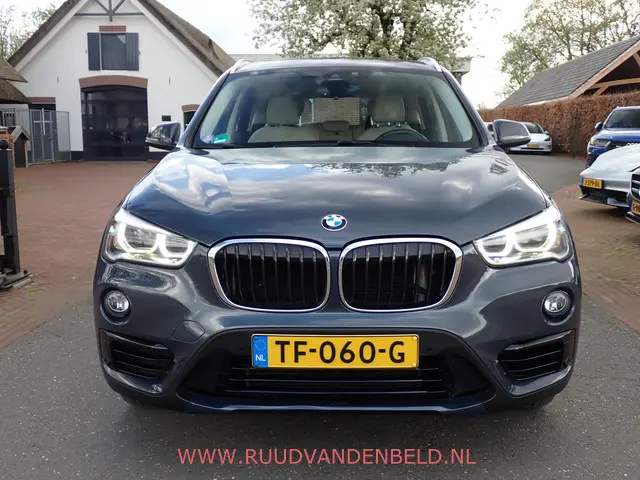 BMW X1 2.0i / SPORTLEER / HEAD-UP / TREKHAAK