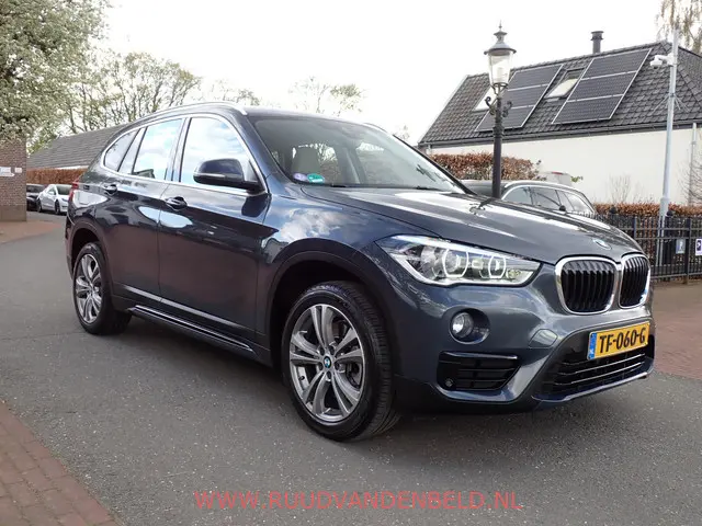 BMW X1 2.0i / SPORTLEER / HEAD-UP / TREKHAAK