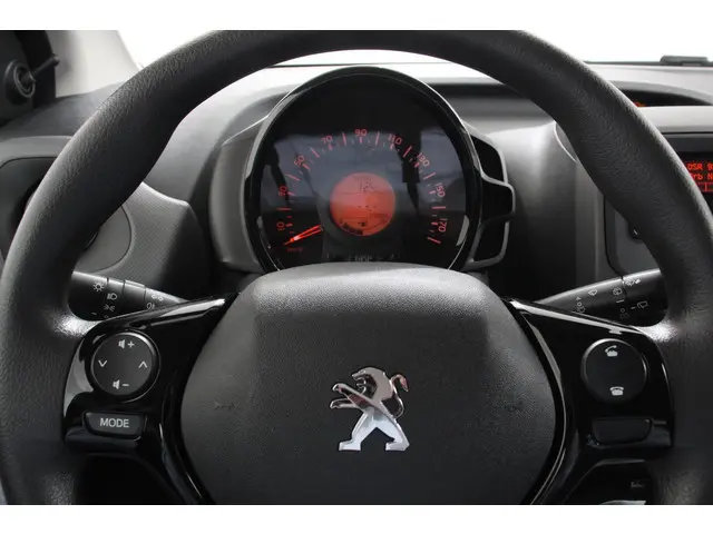 Peugeot 108 1.0 e-VTi Active Airco Bluetooth Led DAB 5 deurs