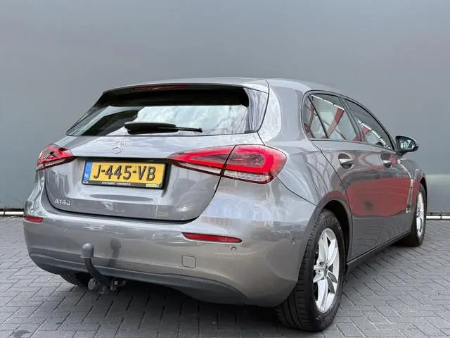 Mercedes-Benz A-klasse BWJ 2020 180 136 PK Luxury Line AUTOMAAT | TREKHAAK | STOELVERW. | FULL LED |...