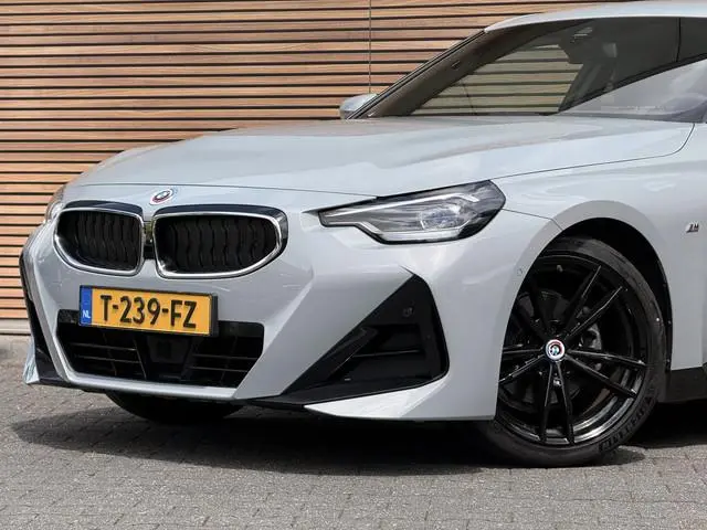 BMW 2-serie Coupé 220i M-Sport Navi / Sportstoelen / Harman/Kardon / Camera / Carplay / 19Inch