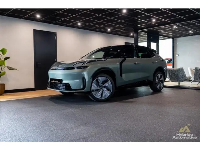 Lynk & Co 08