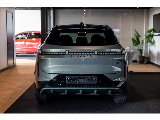 Lynk & Co 08