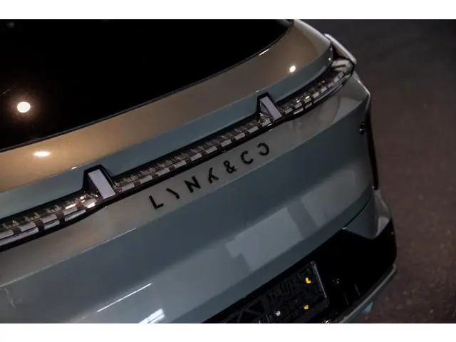Lynk & Co 08