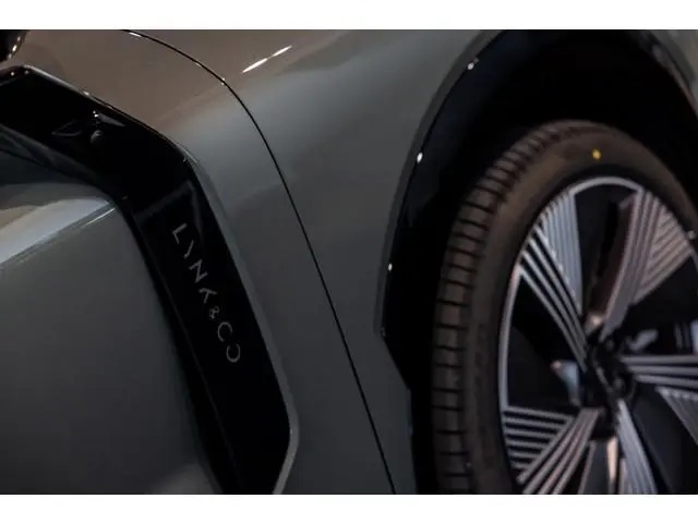 Lynk & Co 08