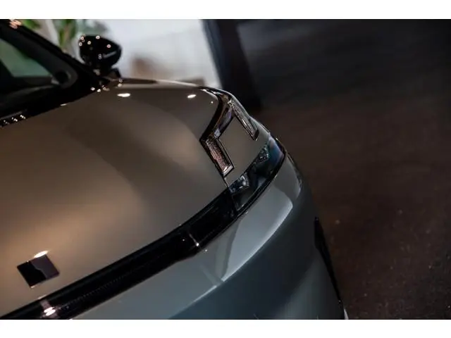 Lynk & Co 08