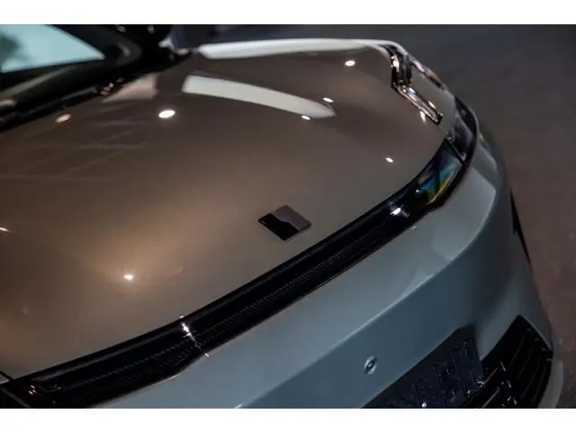 Lynk & Co 08