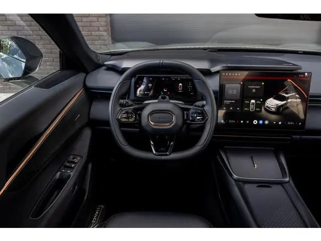 Lynk & Co 08