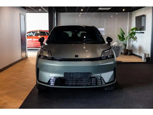 Lynk & Co 08