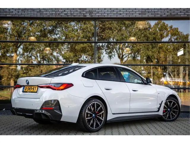 BMW i4 eDrive40 High Executive M-Sport Pro 84 kWh , Adap. cruise, Panormadak, Head-up display,