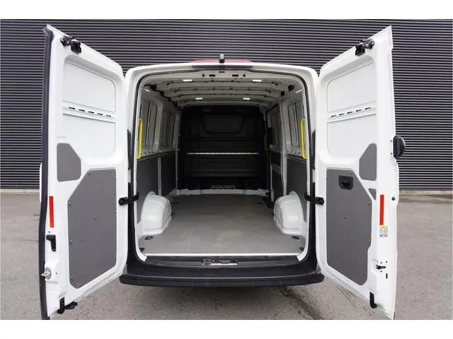 Volkswagen Crafter 35 140pk Automaat L3H2/L2H1 Apple carplay Camera Navigatie ergoComfort geveerde b...
