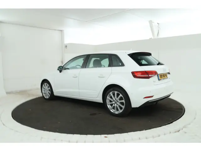 Audi A3 Sportback 1.0 TFSI Design Automaat, Navigatie, Airco